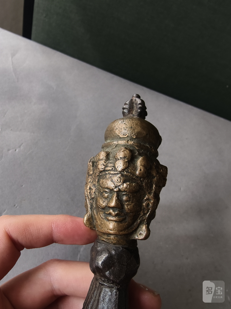 A metal bell (ghanta) and a phurbu - 图28